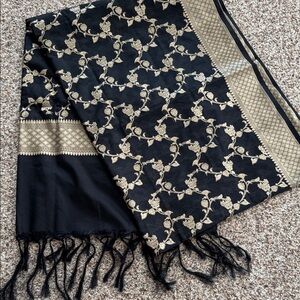 Elegant Black and Gold chanderi banarsi dupatta scarf